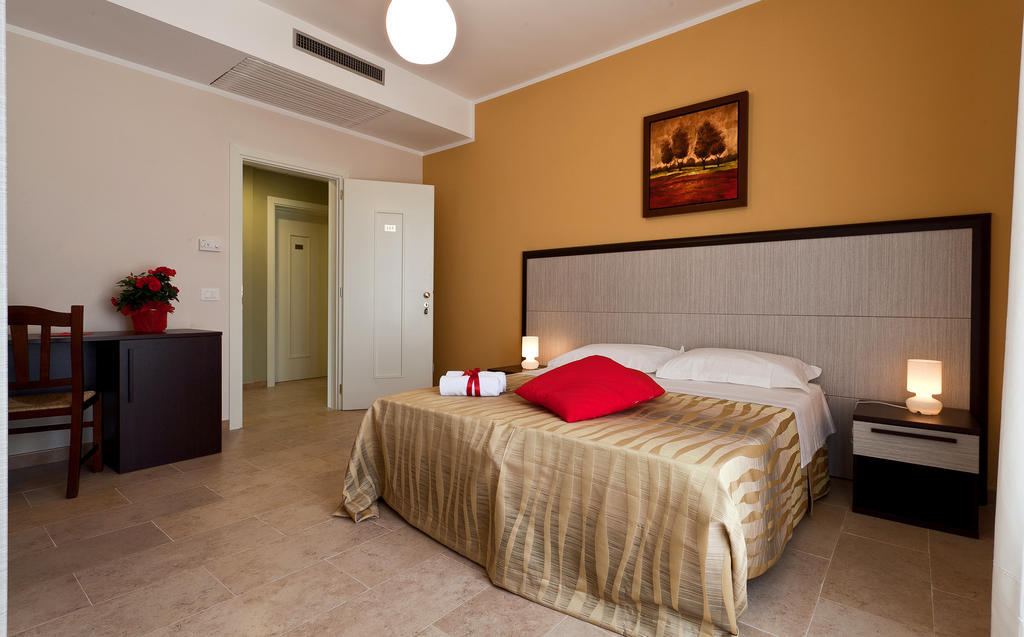 קאסארנו Hotel La Campana חדר תמונה